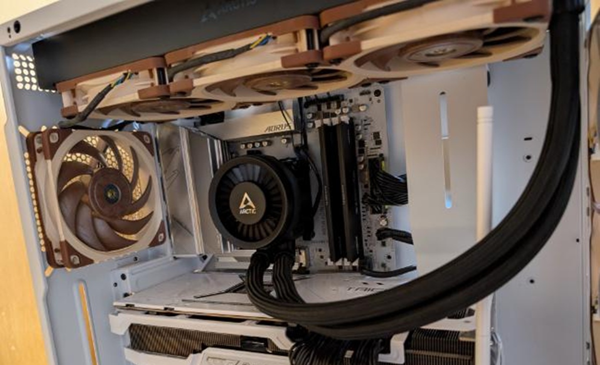 簡易水冷「Liquid Freezer III 360」を導入-取り付けに癖があるけど