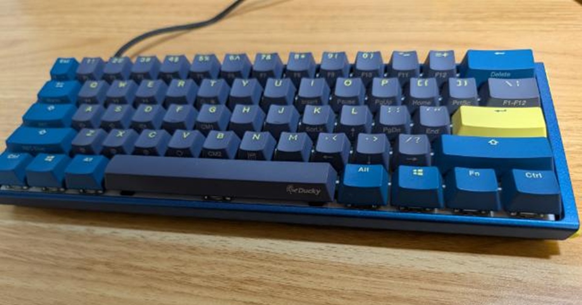 独特なカラーの60%コンパクトキーボードDuckey One3 min(銀軸)を紹介